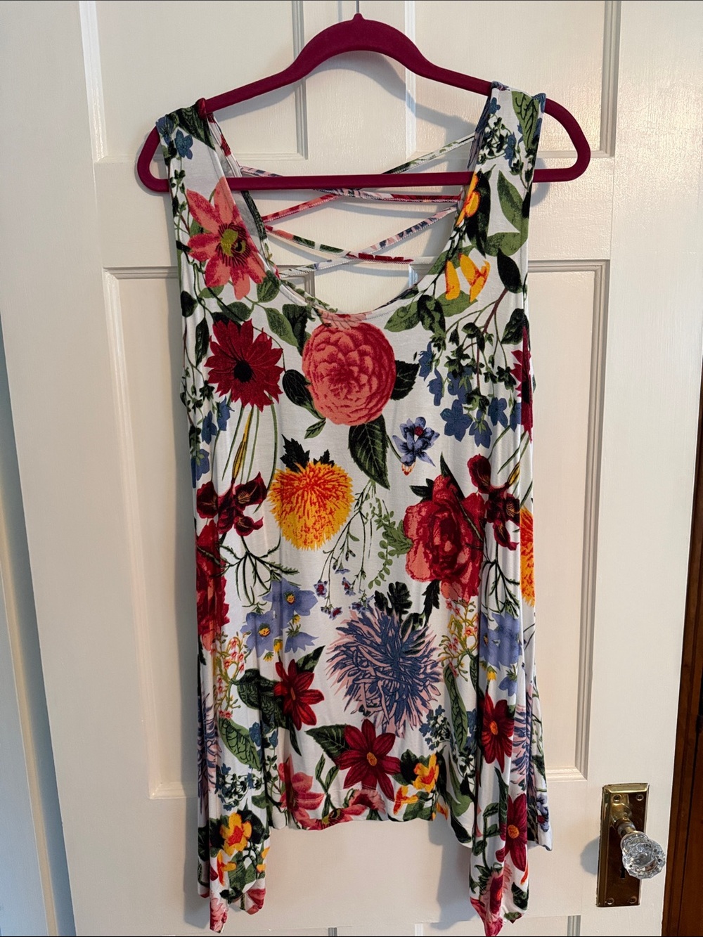 🌺Lord & Taylor Context label sleeveless floral top. Size 1X.